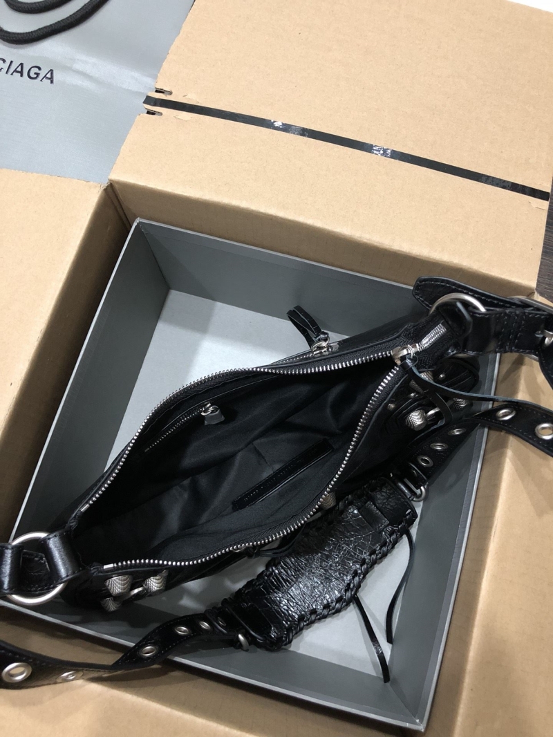 Ba1en*iaga le cagole bags